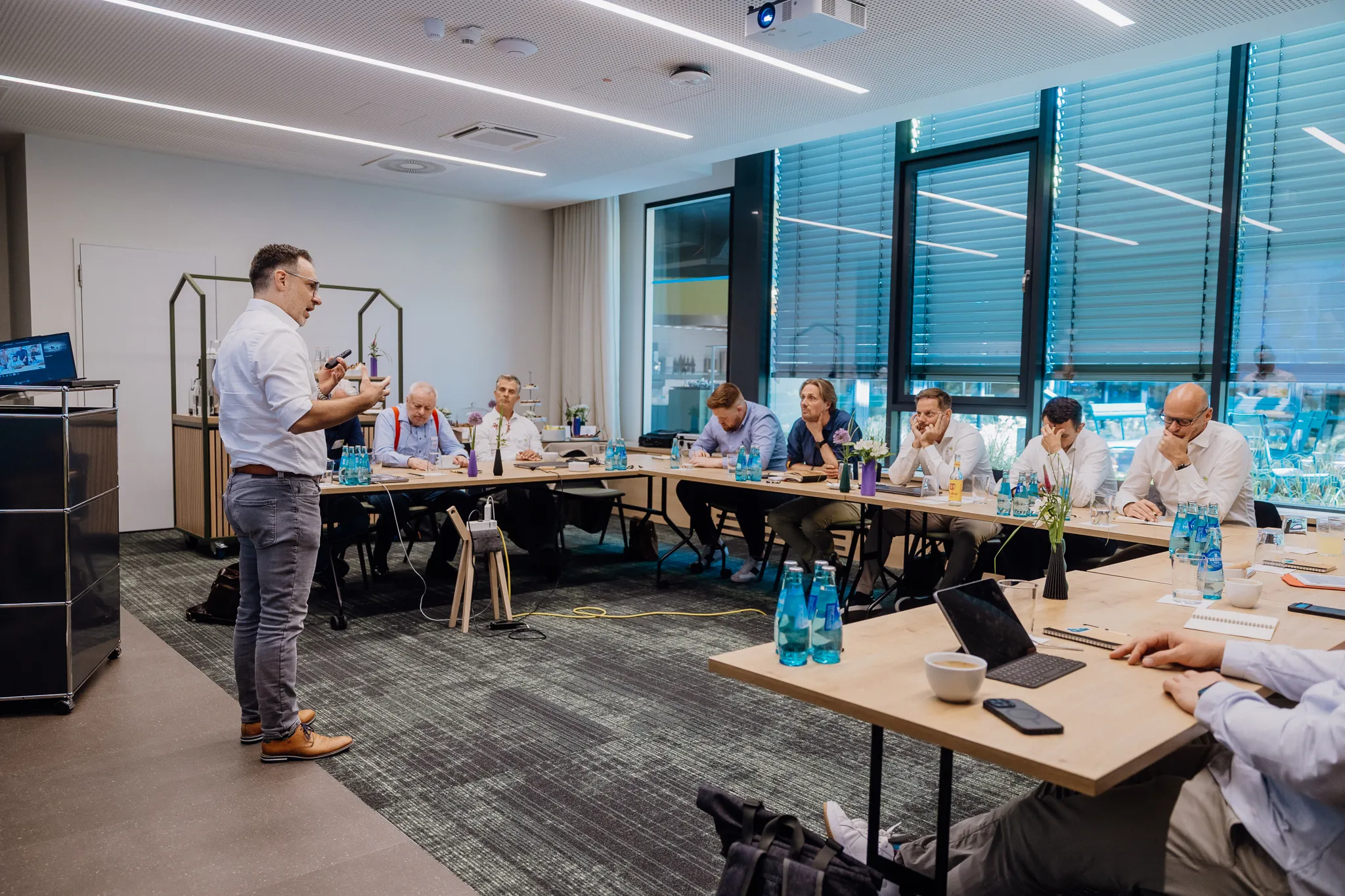 Impression 2 – Teilnehmer im Gespräch